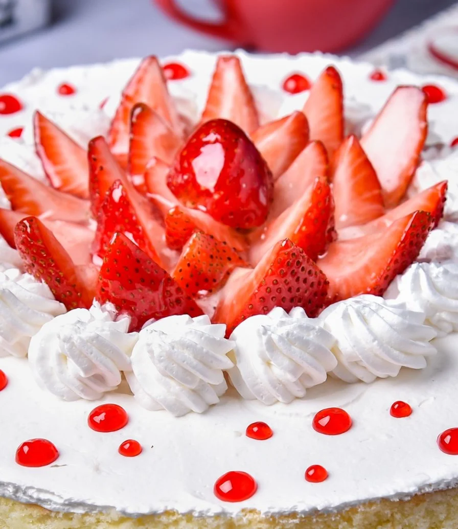 Strawberry Vanilla Cake 8 Pcs by La Mode
