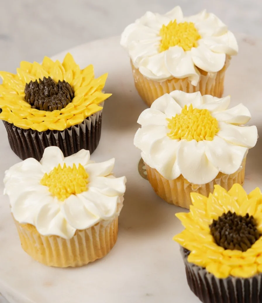 Summer Floral Cupcakes by Cake Social