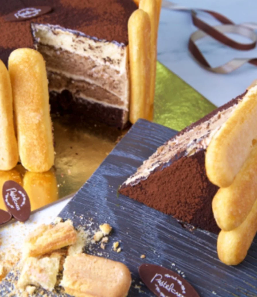 Tiramisu Cake by Pastel Cakes 