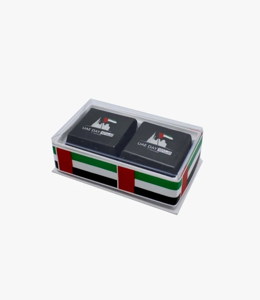 علم الإمارات - صندوق هدايا اليوم الوطني 40 جرام - عبوة من 10 علب من لو شوكليتير