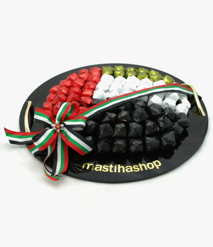 صينية شوكولاتة بتصميم علم الإمارات من ماستيكا