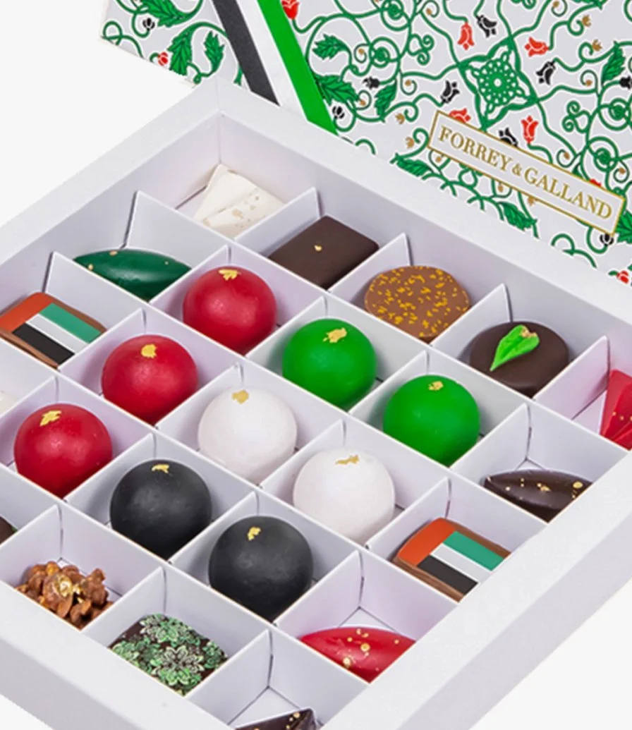 علبة شوكولاتة متنوعة لليوم الوطني الإماراتي 25 قطعة من فوري وجالاند