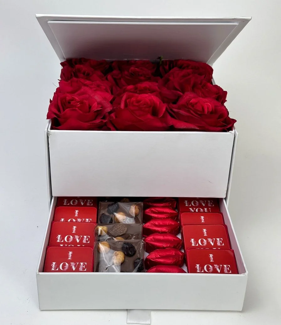 صندوق شوكولاتة وورود اصطناعية لفالنتاين من إيكلا