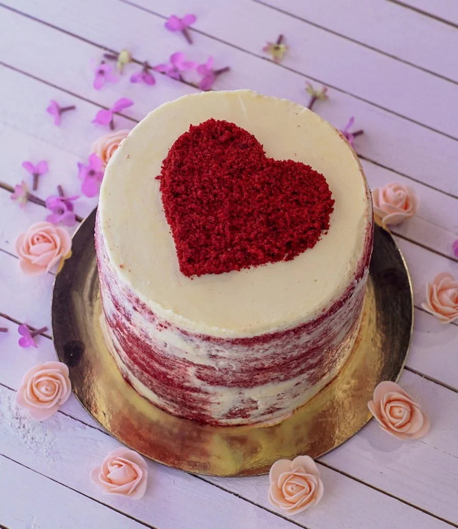 Valentine's Day Red Velvet Cake by Pastel Cakes 