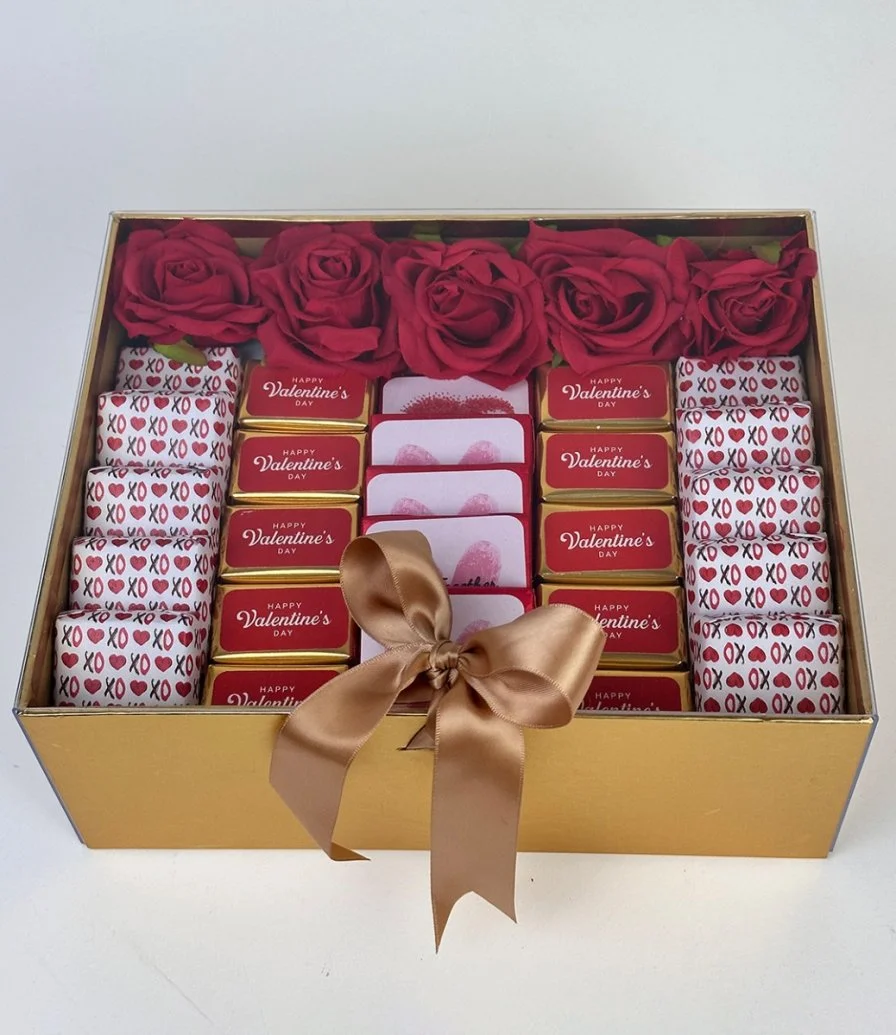 صندوق شوكولاتة عيد الحب ذهبي مع غطاء شفاف من إيكلا 