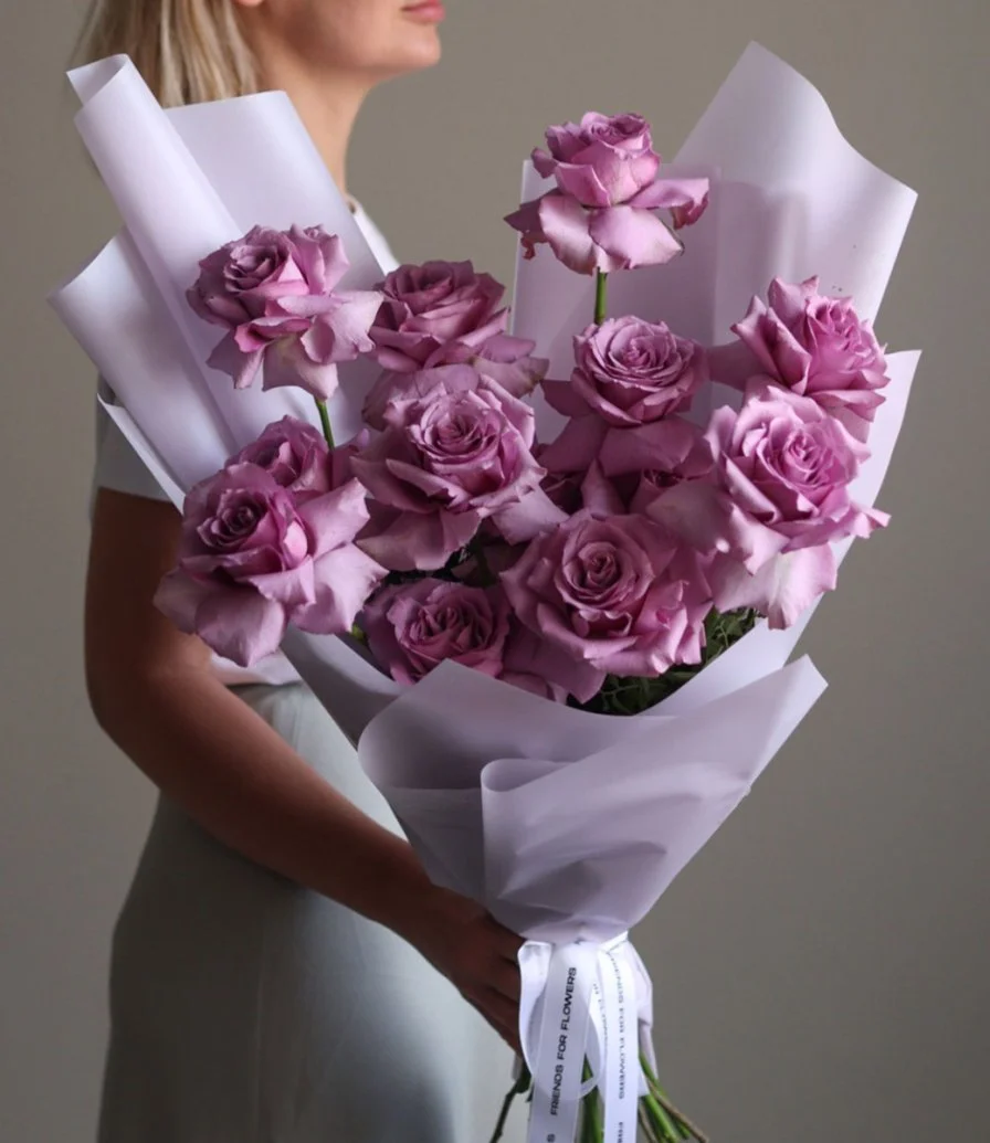 بوكيه الأزهار البنفسجية من فريندز فور فلاورز