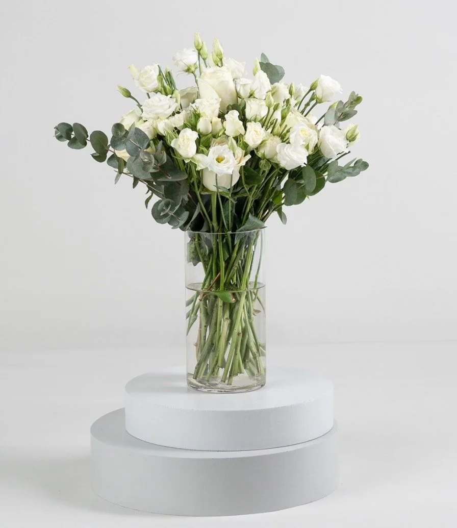 مجموعة زهور إليجانس بيضاء