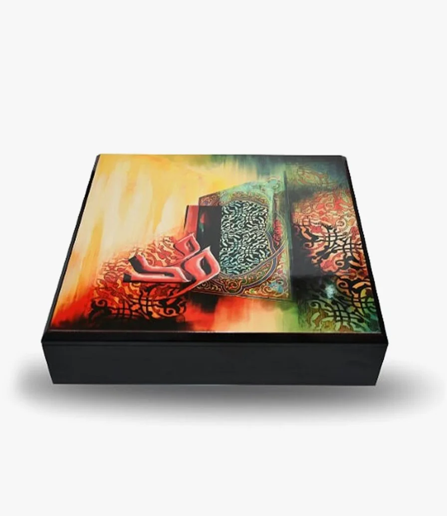 صندوق تمر خشبي مزيّن بلوحة فنية من بالميرا