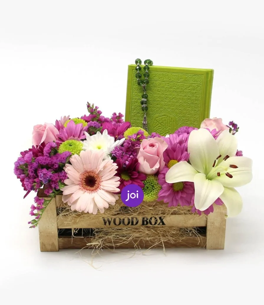 Wood Box with Flowers and Holy Quran and Rosary (Green)